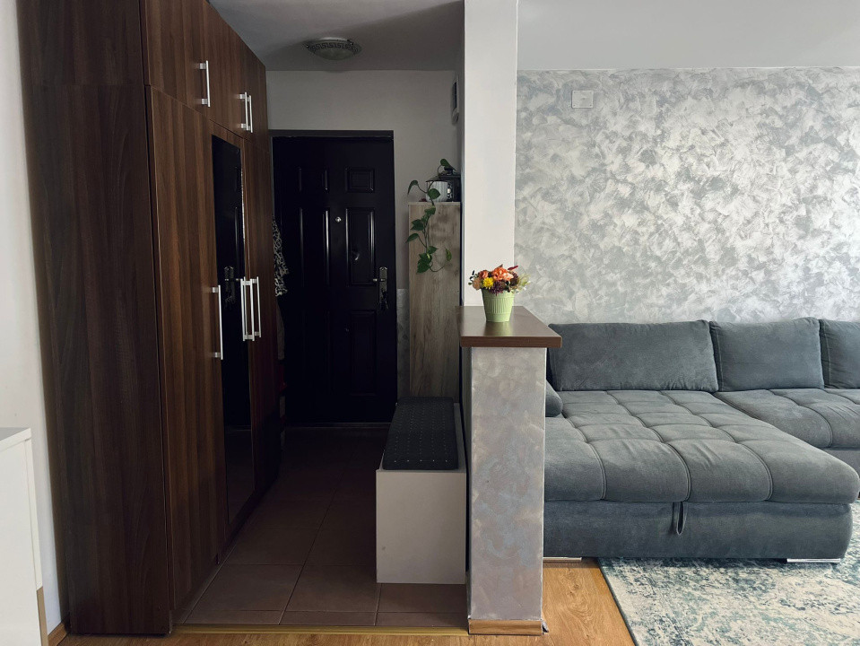 APARTAMENT CU 3 CAMERE,BOXA SI GARAJ,ZONA TEILOR