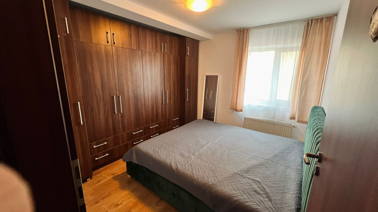 APARTAMENT CU 3 CAMERE,BOXA SI GARAJ,ZONA TEILOR