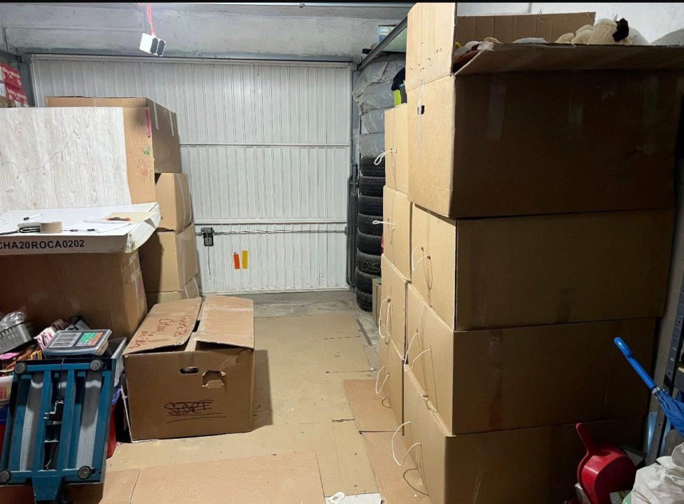 APARTAMENT CU 3 CAMERE,BOXA SI GARAJ,ZONA TEILOR