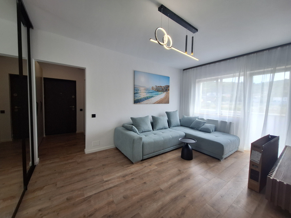 Apartament cu 2 camere, 43 mp, balcon, zona Terra