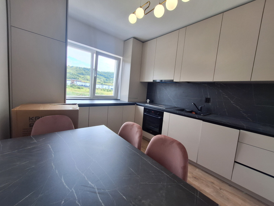 Apartament cu 2 camere, 43 mp, balcon, zona Terra