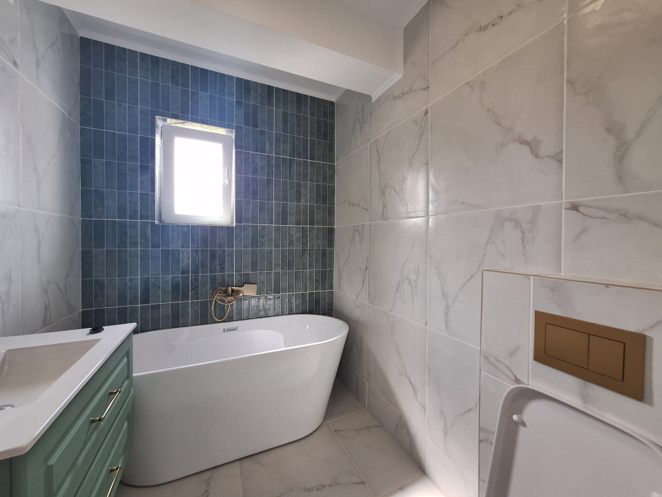 Apartament cu 2 camere, 43 mp, balcon, zona Terra