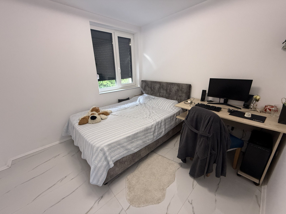 Penthouse - 123 mp utili - 5 camere - 3 bai - 3 parcari - zona Subcetate!