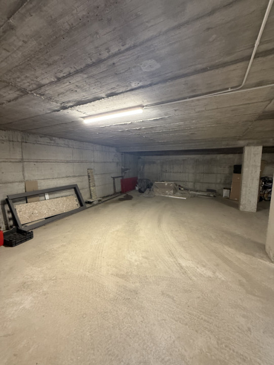 Penthouse - 123 mp utili - 5 camere - 3 bai - 3 parcari - zona Subcetate!