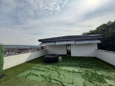 Penthouse - 123 mp utili - 5 camere - 3 bai - 3 parcari - zona Subcetate!