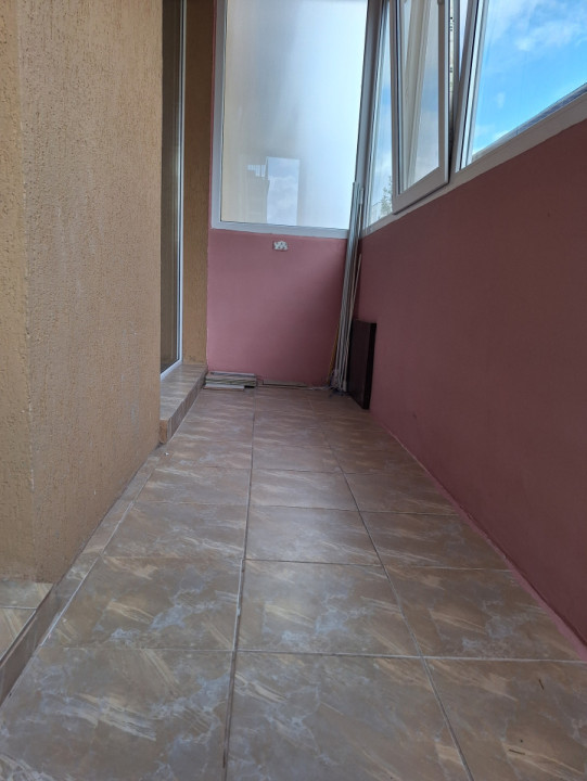 Apartament cu 2 camere, decomandat, 2 balcoane, zona Porii