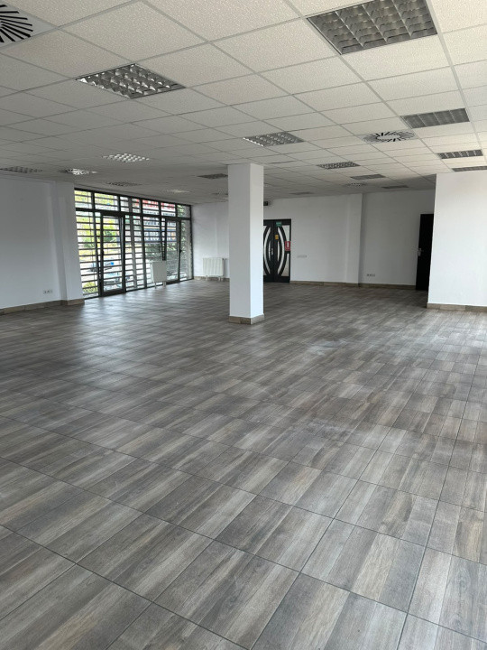 Vânzare spațiu birouri 135 mp, compartimentat, luminos, acces facil