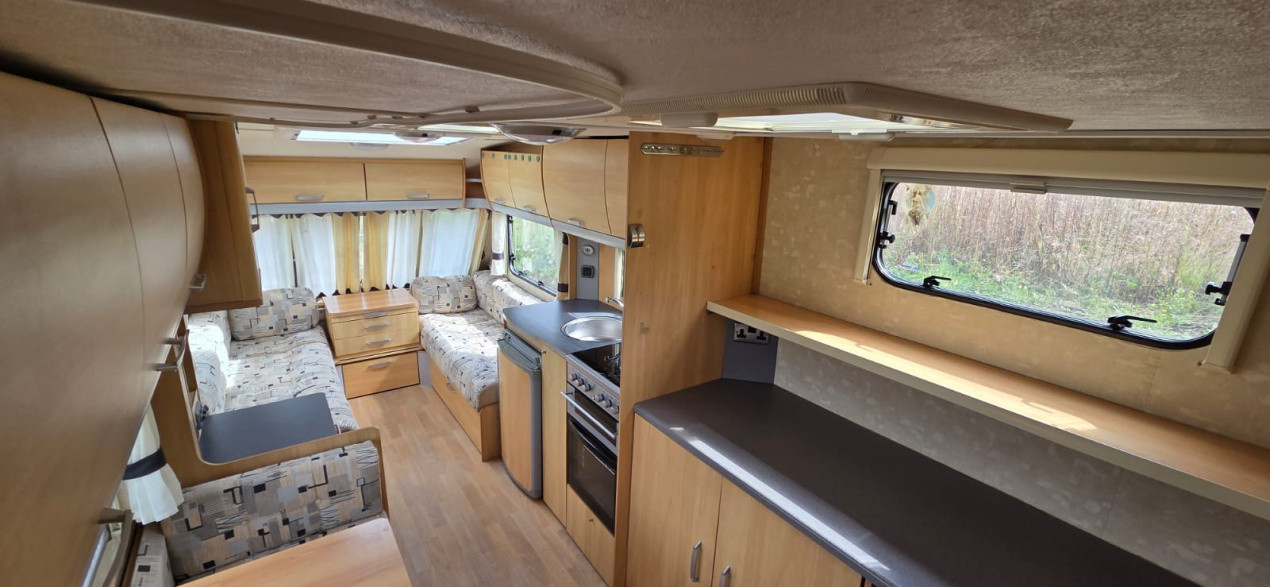 TEREN CU RULOTA FUNCTIONALA 924mp front 34ml 