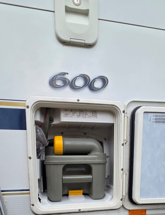 TEREN CU RULOTA FUNCTIONALA 924mp front 34ml 