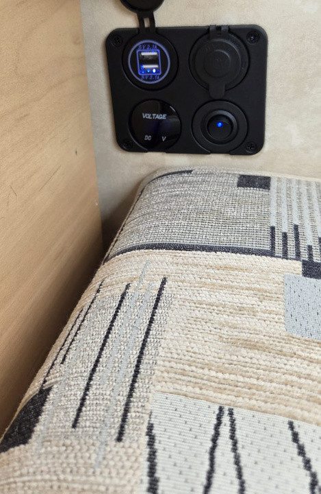 TEREN CU RULOTA FUNCTIONALA 924mp front 34ml 