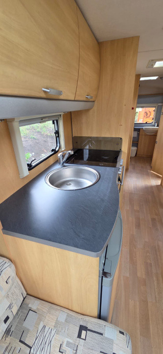 TEREN CU RULOTA FUNCTIONALA 924mp front 34ml 