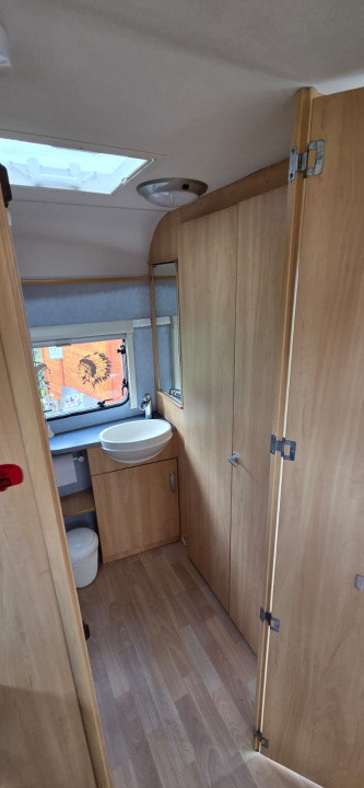 TEREN CU RULOTA FUNCTIONALA 924mp front 34ml 