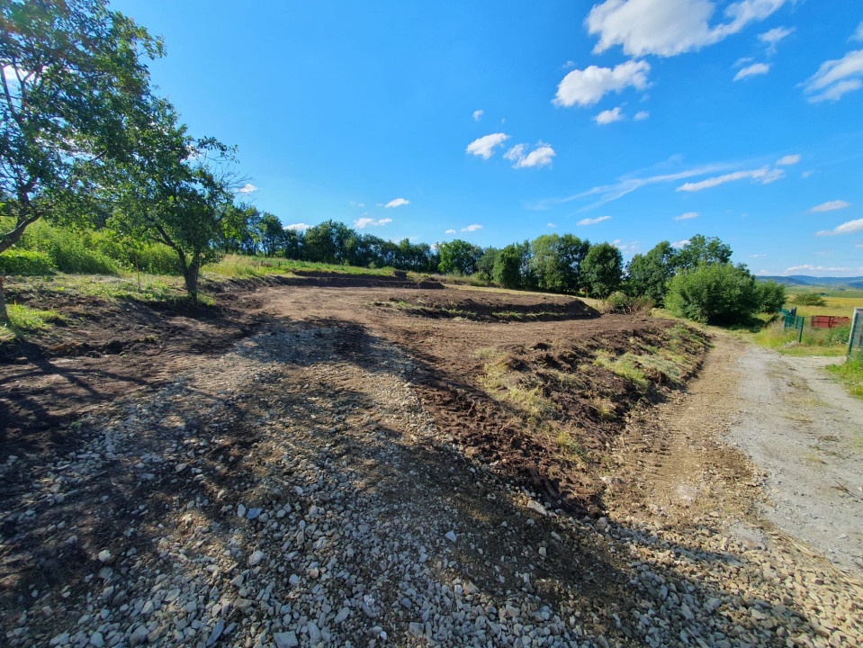 TEREN CU RULOTA FUNCTIONALA 924mp front 34ml 