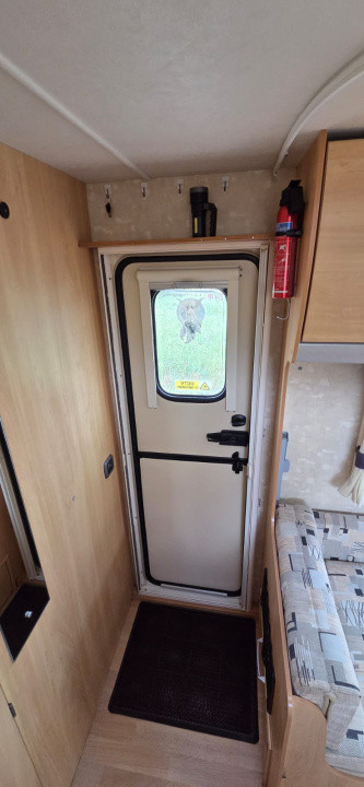 TEREN CU RULOTA FUNCTIONALA 924mp front 34ml 