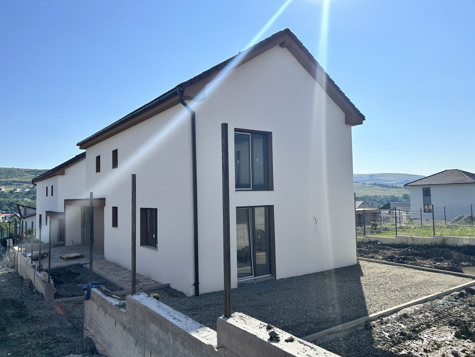 Casa cu garaj 149mp utili si 400mp teren in Chinteni cu CF