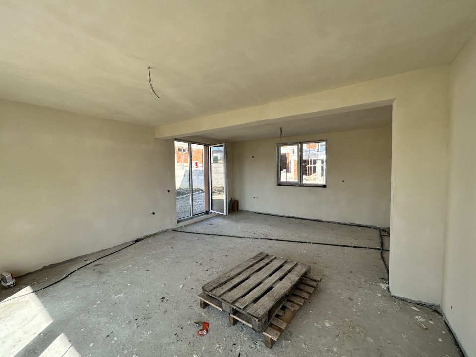 Casa cu garaj 149mp utili si 400mp teren in Chinteni cu CF