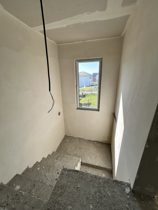 Casa cu garaj 149mp utili si 400mp teren in Chinteni cu CF