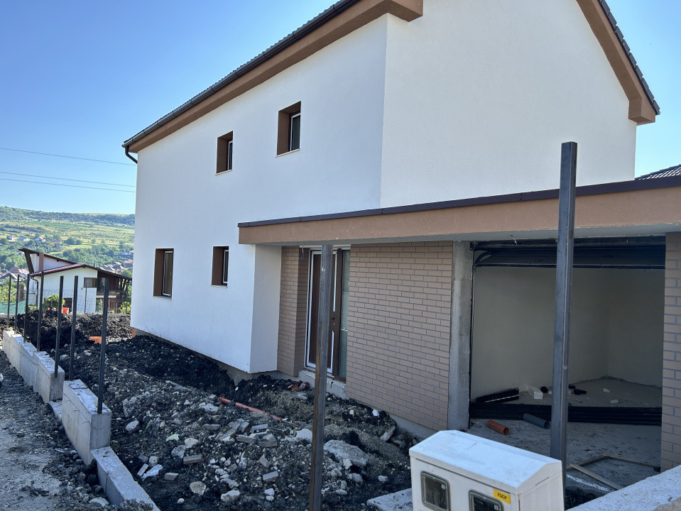 Casa cu garaj 149mp utili si 400mp teren in Chinteni cu CF