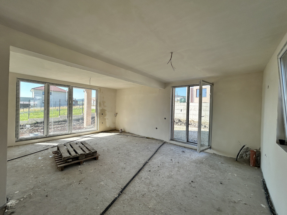 Casa cu garaj 149mp utili si 400mp teren in Chinteni cu CF