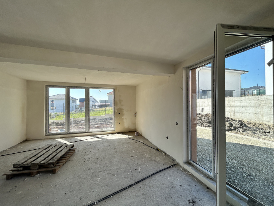 Casa cu garaj 149mp utili si 400mp teren in Chinteni cu CF