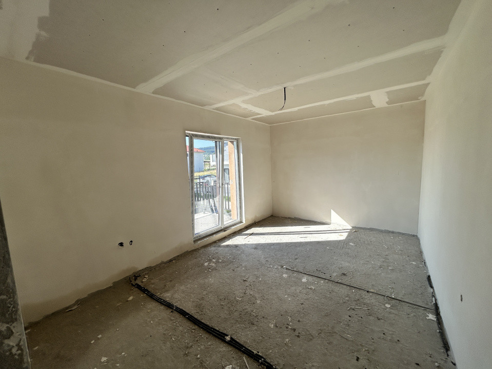 Casa cu garaj 149mp utili si 400mp teren in Chinteni cu CF