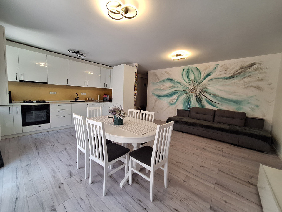 Apartament cu 3 camere, gradina, 2 balcoane, zona Cetatii