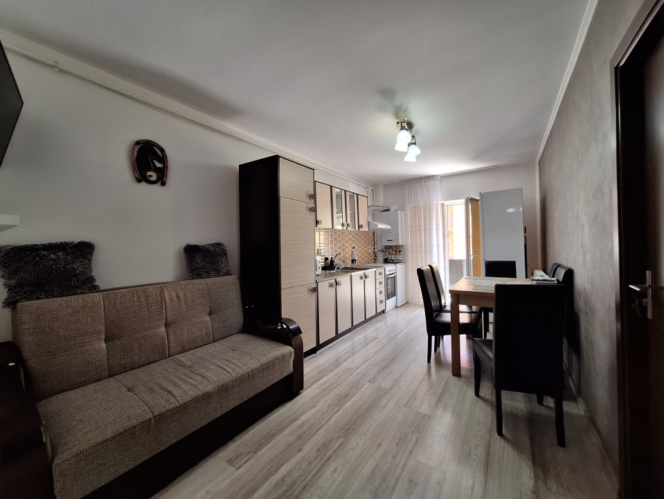 Apartament cu 2 camere, 40 mp, balcon, zona Stejarului