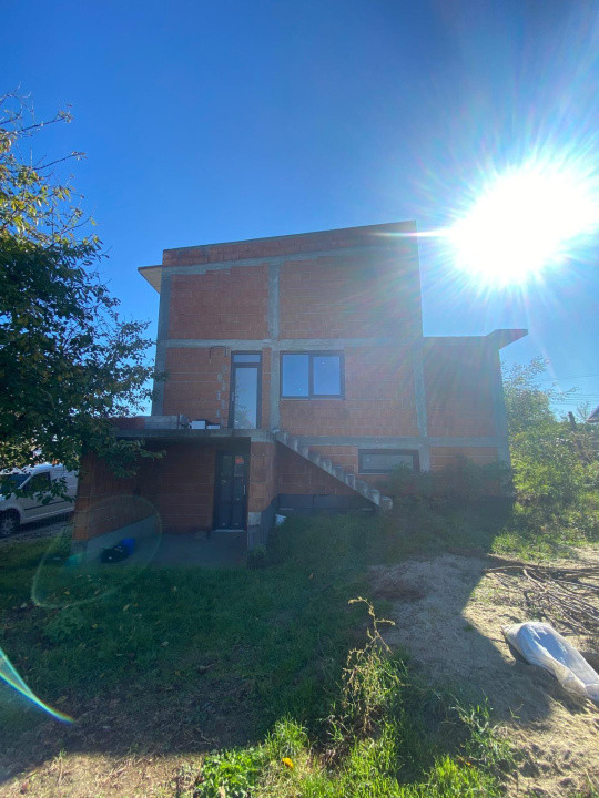 INVESTITIE! Casa 235 mp utili - 5 camere - garaj , Jucu de sus!