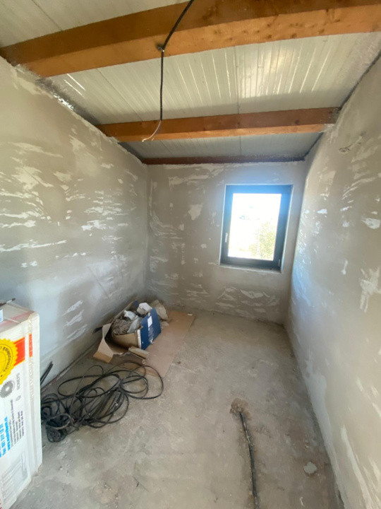 INVESTITIE! Casa 235 mp utili - 5 camere - garaj , Jucu de sus!