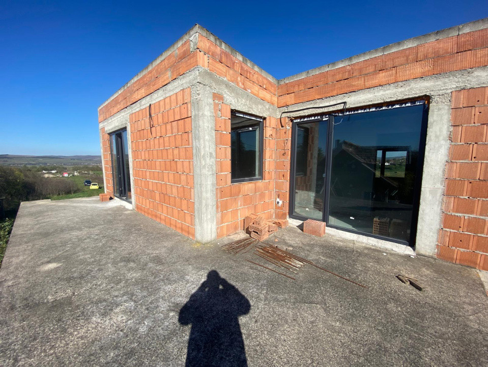 INVESTITIE! Casa 235 mp utili - 5 camere - garaj , Jucu de sus!