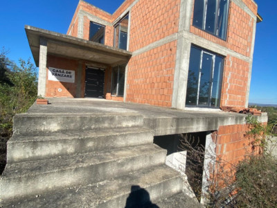 INVESTITIE! Casa 235 mp utili - 5 camere - garaj , Jucu de sus!