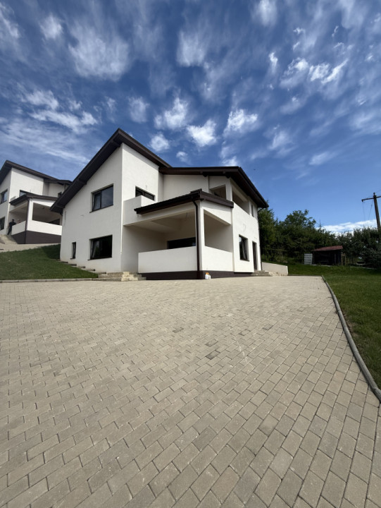 Casa individuala 145 mp utili - 4 camere - Stolna!