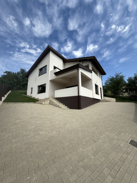 Casa individuala 145 mp utili - 4 camere - Stolna!