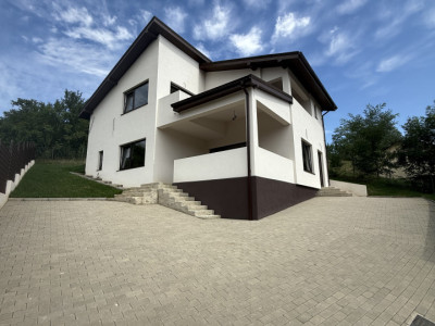 Casa individuala 145 mp utili - 4 camere - Stolna!