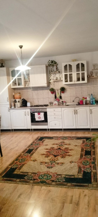 Casa tip duplex 125 mp utili - 4 camere - curte - zona Muzeul Apei, Floresti!