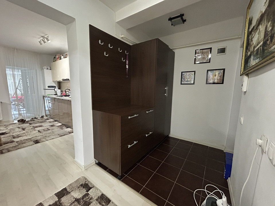 Apartament 2 camere, semidecomandat, mobilat/utilat cu grădină, zona Eroilor 