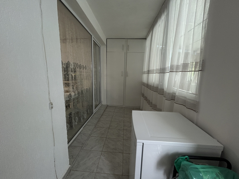 Apartament 2 camere, semidecomandat, mobilat/utilat cu grădină, zona Eroilor 