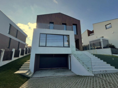 Casa individuala, 254mp utili, 415mp teren, Europa