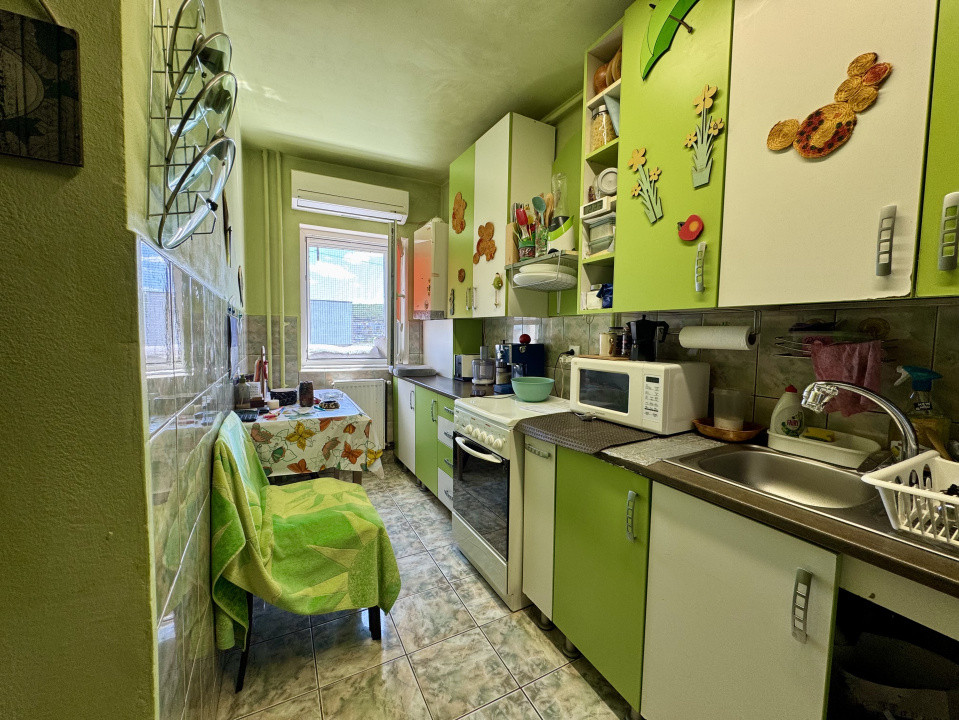 Apartament 2 camere decomandate, 48 mp utili, balcon, zona Piața Flora