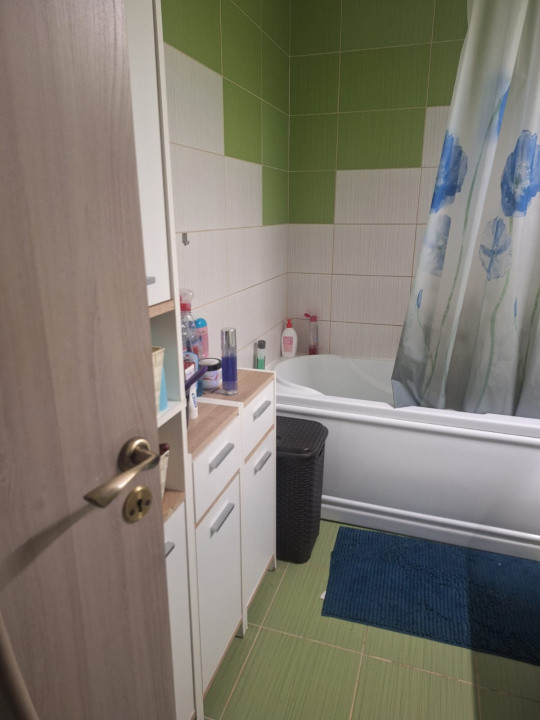 Apartament de 2 camere decomandat, 48mp, parcare, zona Stejarului
