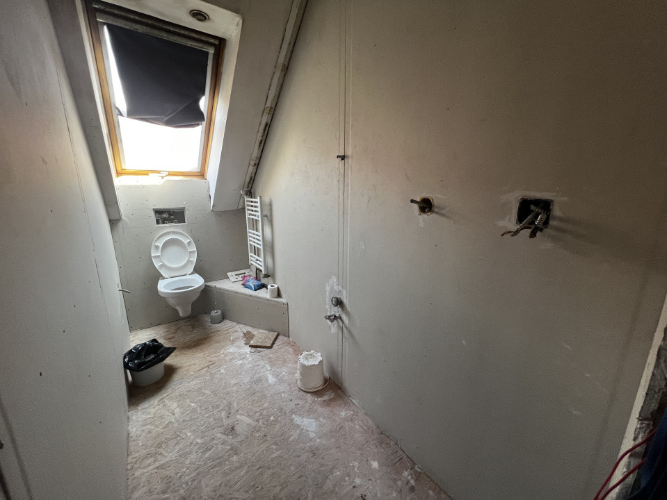 Triplex 80 mp utili, 40 mp curte, parcare, Zona Eroilor