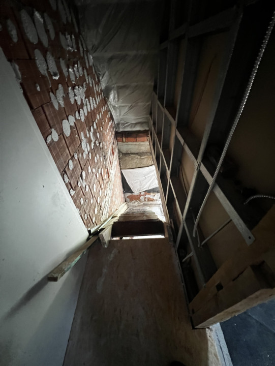 Triplex 80 mp utili, 40 mp curte, parcare, Zona Eroilor