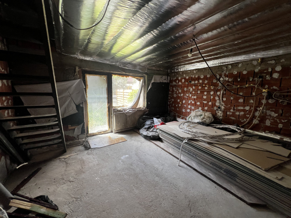 Triplex 80 mp utili, 40 mp curte, parcare, Zona Eroilor