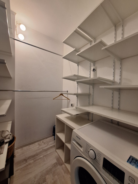 Apartament cu 3 camere, 68 mp, balcon, zona Terra