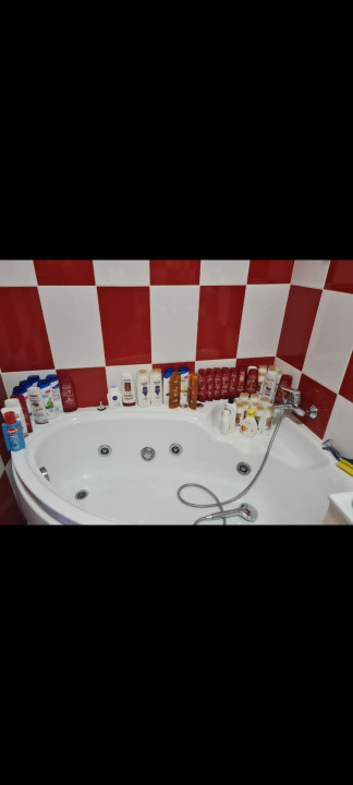 Apartament 2 camere, posibilitate preluare chiriasi, zona centrala, parcare 