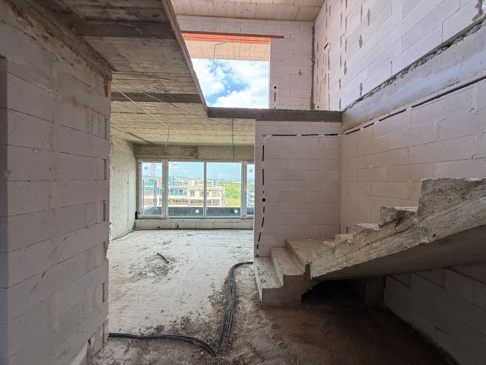 Penthouse pe 2 niveluri, semifinisat, 59 mp, Zona Soporului