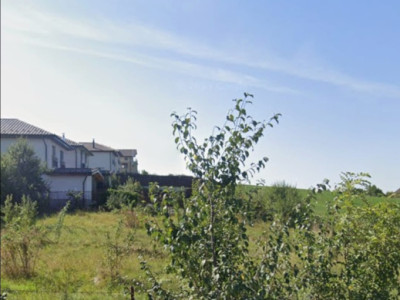 Teren intravilan de vanzare, Sopor, 1356 mp, utilitati, 2 fronturi