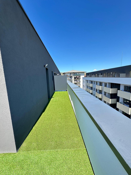 Apartament in BLOC NOU, terasa de 22 mp, parcare, zona Terra