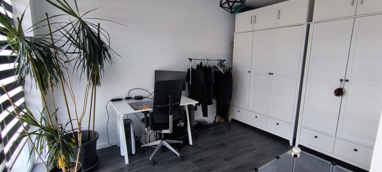 Apartament cu 3 camere, 63 mp, terasa de 88 mp, zona Cetatii