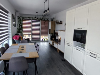 Apartament cu 3 camere, 63 mp, terasa de 88 mp, zona Cetatii